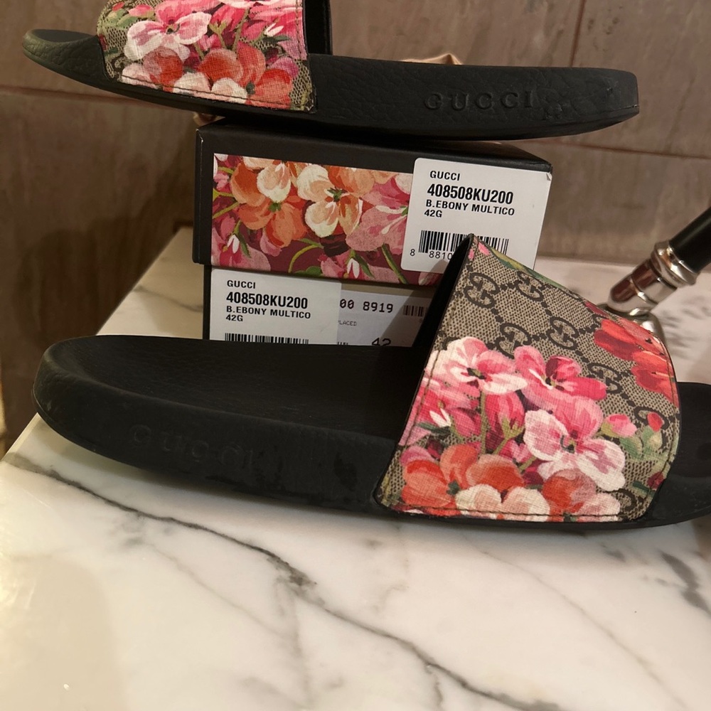 Gucci GG Blooms Supreme slide Sandles in size 11/42